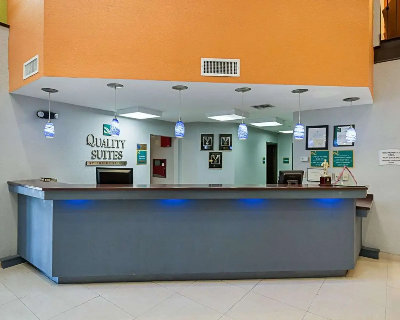 Quality Suites Sulphur