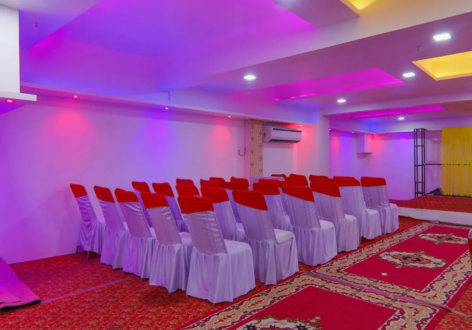 Hotel Moti Mahal by OYO Rooms