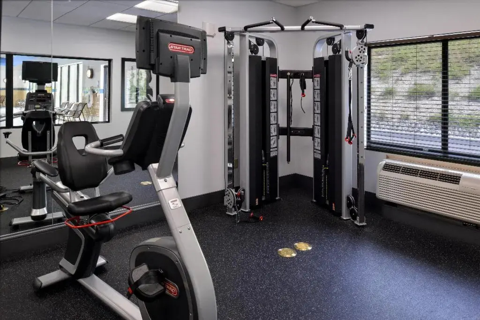 Holiday Inn Express & Suites Washington - Meadow Lands by IHG