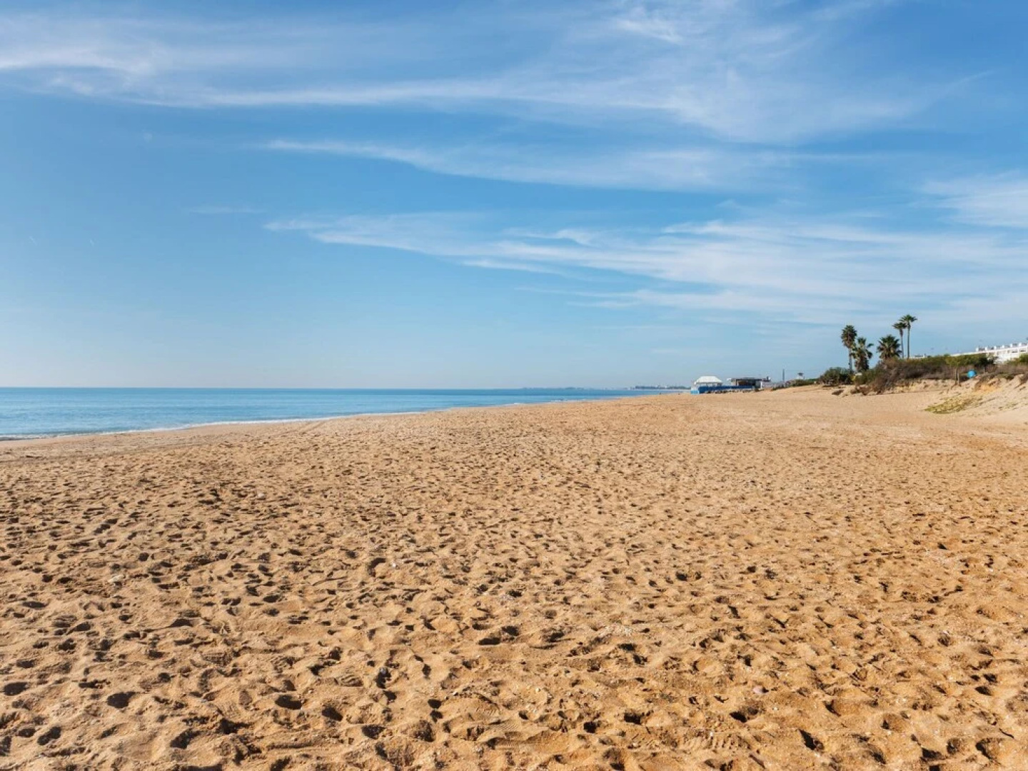 Lovely Holiday Home in Islantilla with Swimming Pool