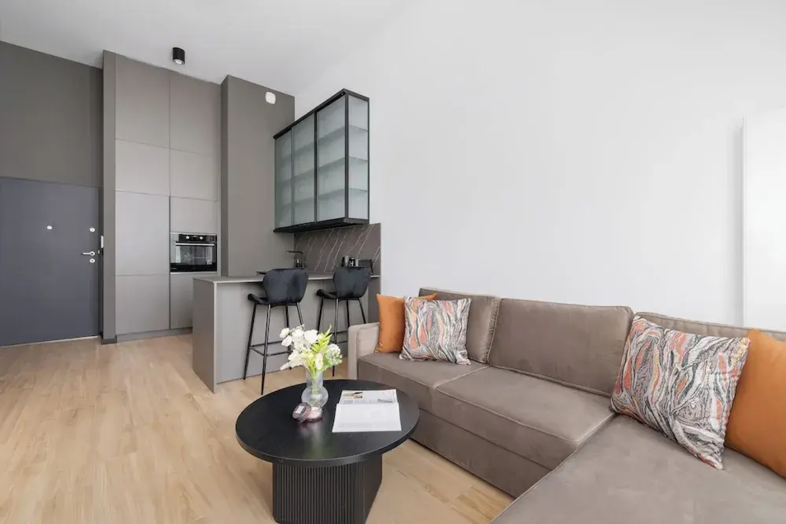Modern Apartment by Renters