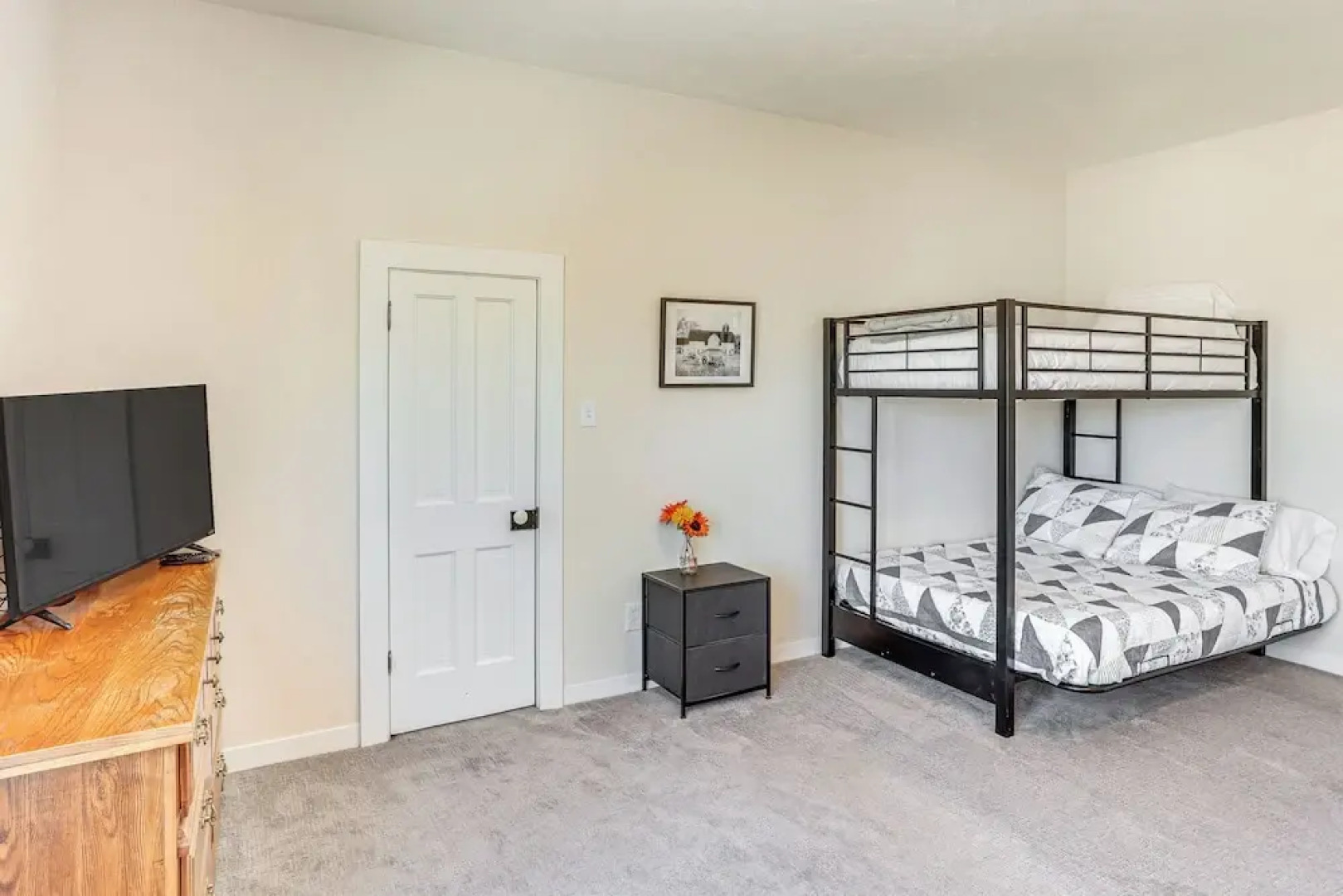 Patio & Mountain Views: Farmhouse in Mancos!