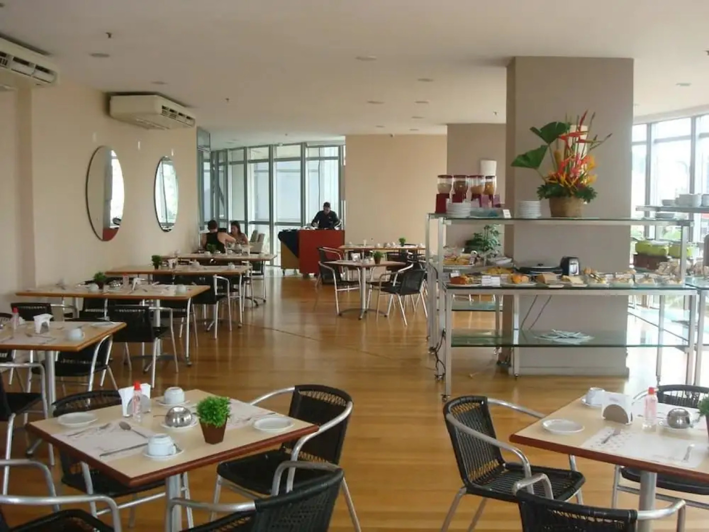 Solare Suites American