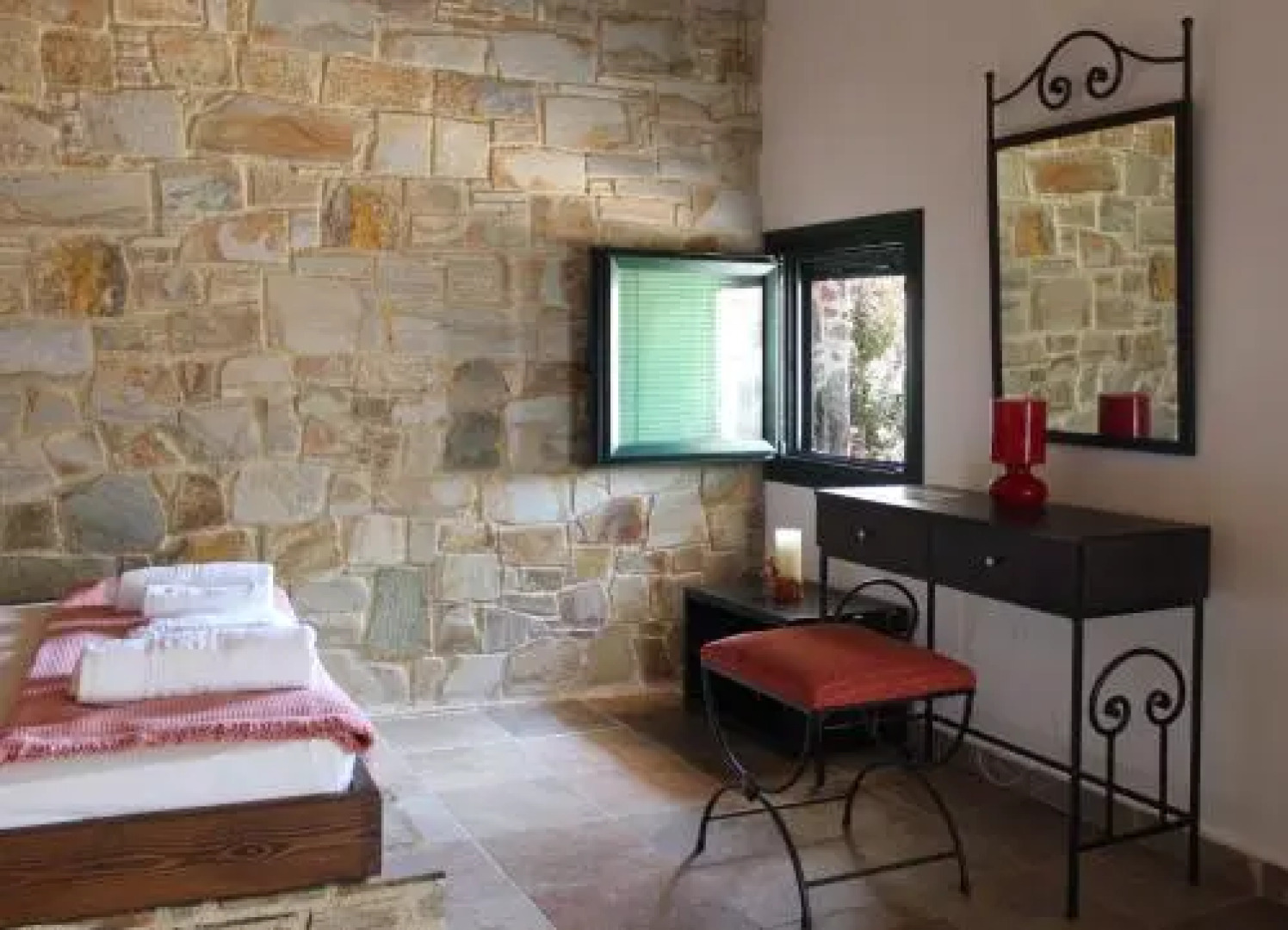 Ikaria Utopia - Cusco Studios