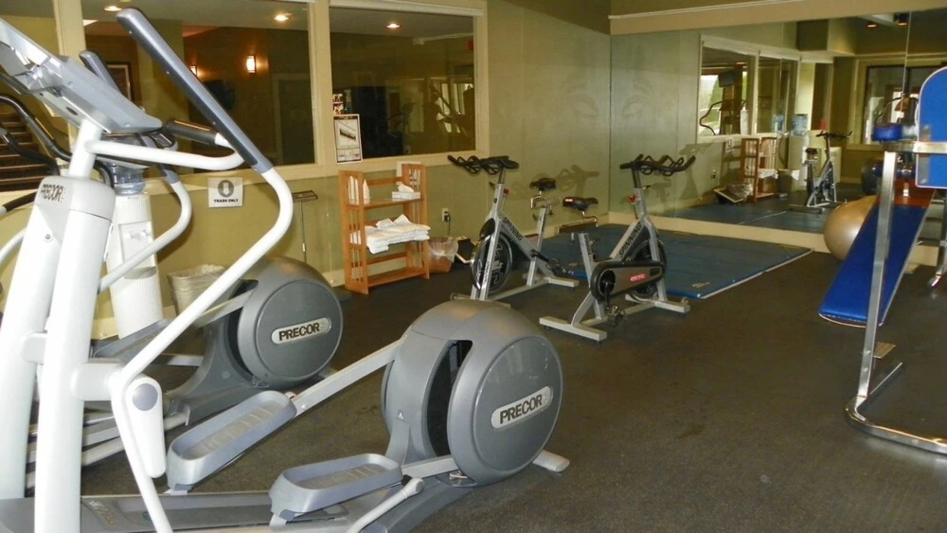 Pollard Brook Condo in Great Lincoln, NH Location by All Mountain Rentals - PB Dec 24th-31st, 1lei, Lincoln