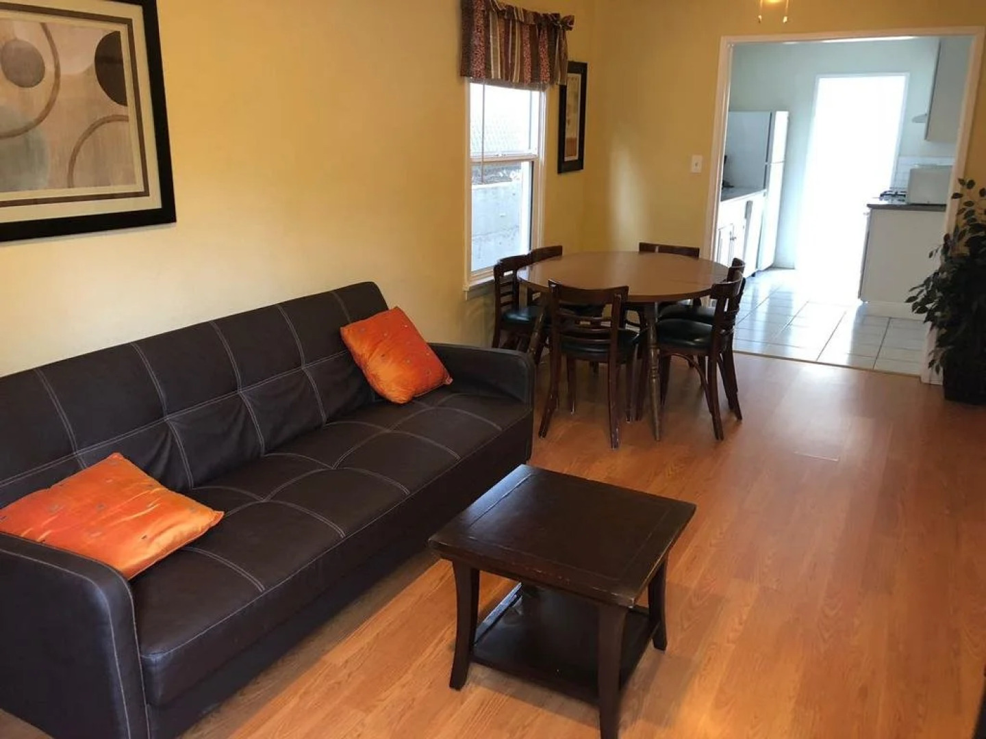 Nice 2 Bedroom in Burbank