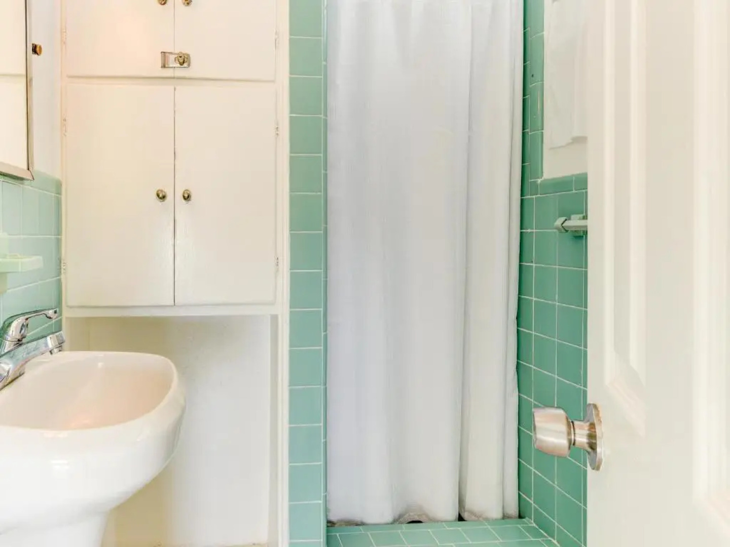 Sunshine House, 3 Bedrooms, Sleeps 8, Ocean Front, Pet Friendly, WiFi