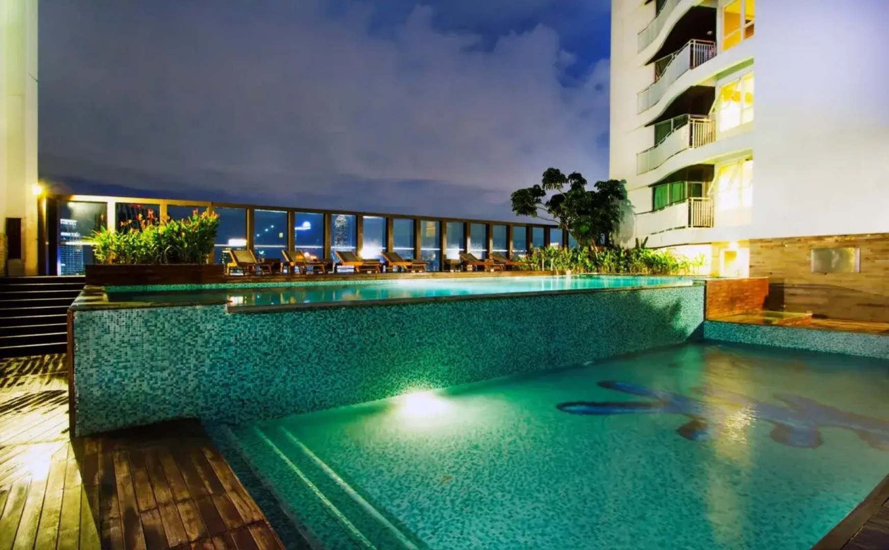 Urbana Langsuan Hotel