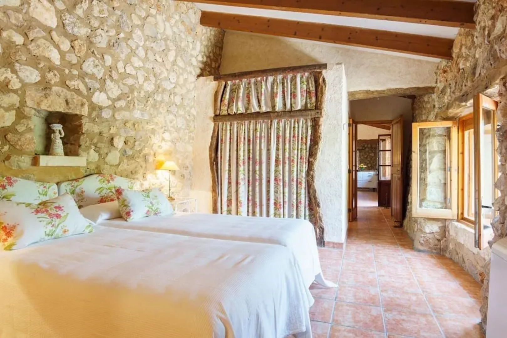 Villa - 3 Bedrooms with Pool and WiFi - 103128