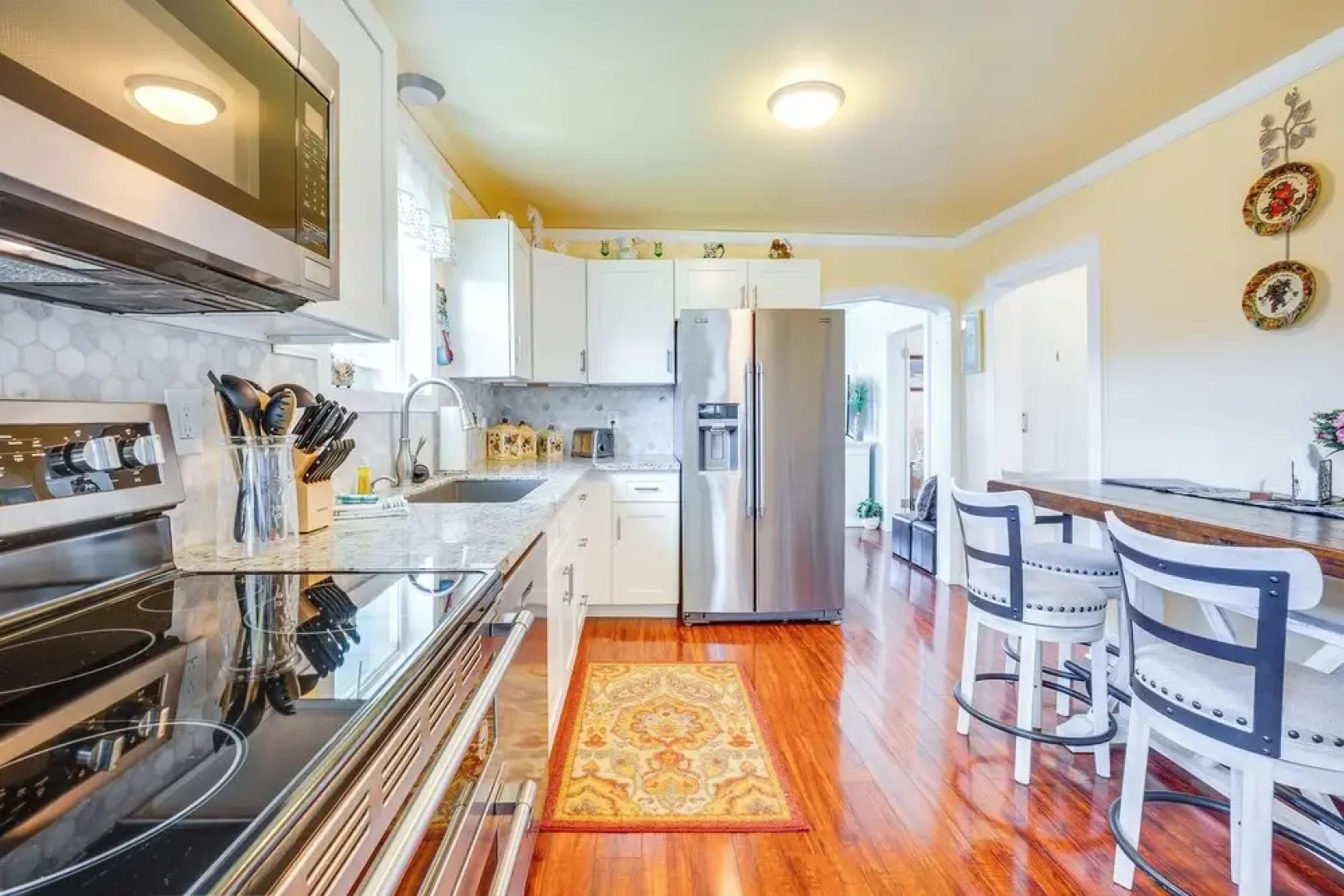 Walk to Gold Beach: Charming Cottage w/ Yard!