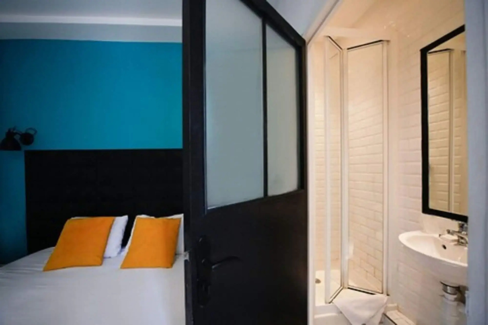 Arty Paris Porte de Versailles by River - Hostel