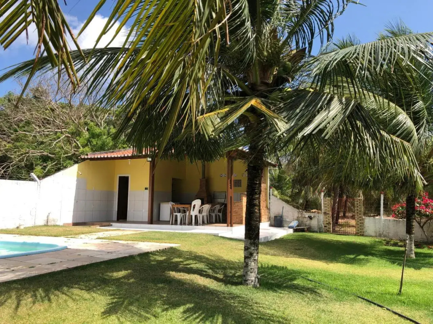 Casa de 4 quartos á 6Km da praia de Lagoinha-ce