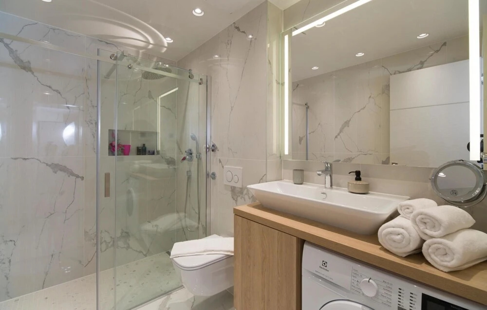 Amazing Apartment in Promajna With Wifi and 2 Bedrooms