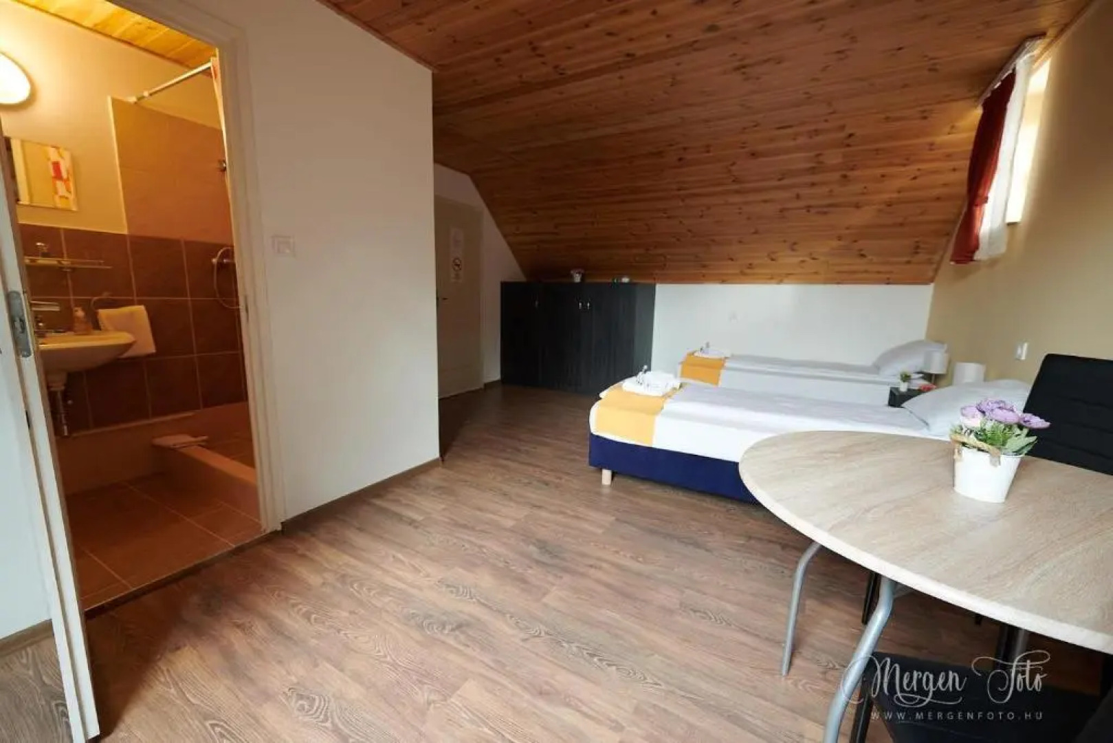 Kamarás Klastrom House