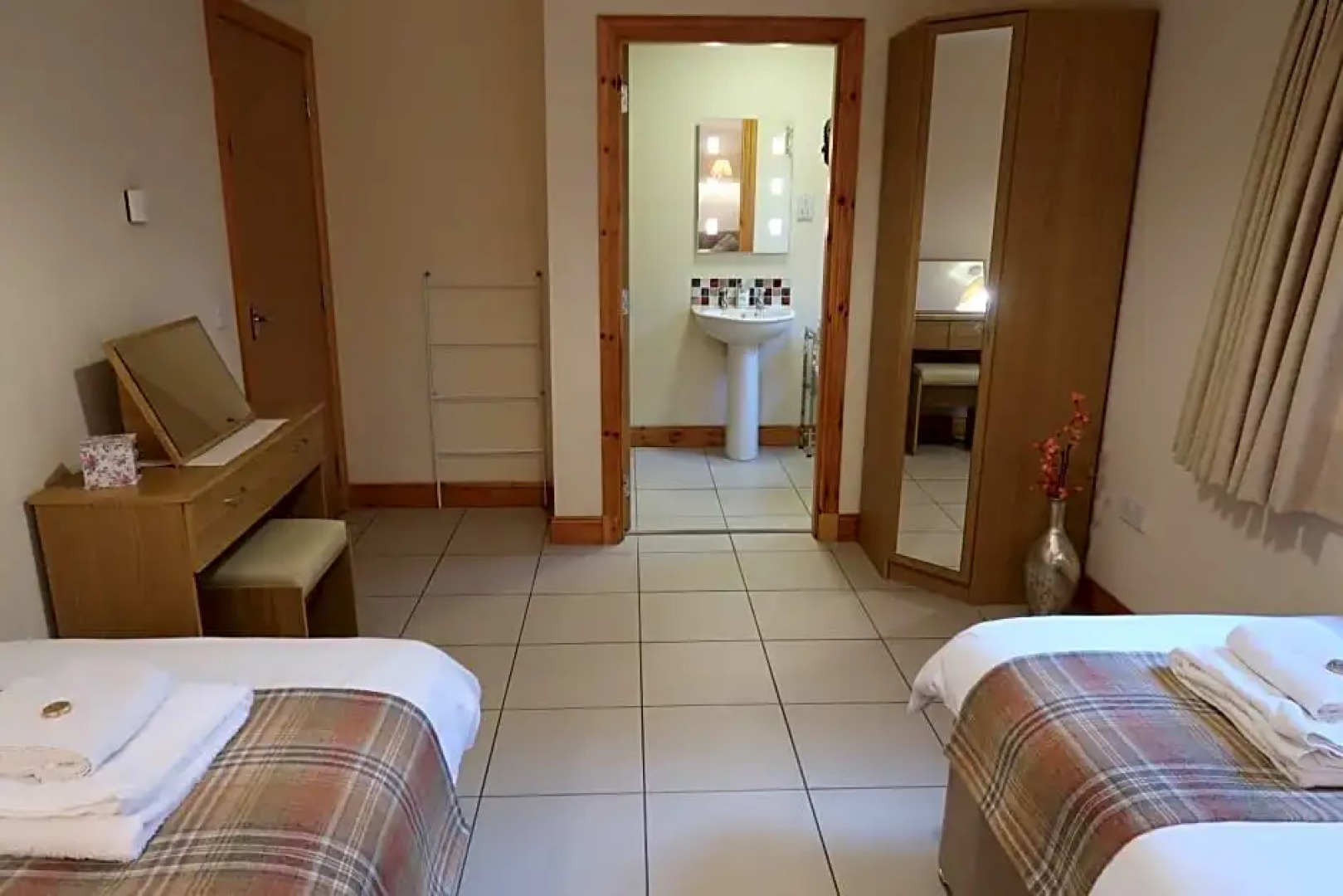 Corunna Bed & Breakfast and Garden Cottage