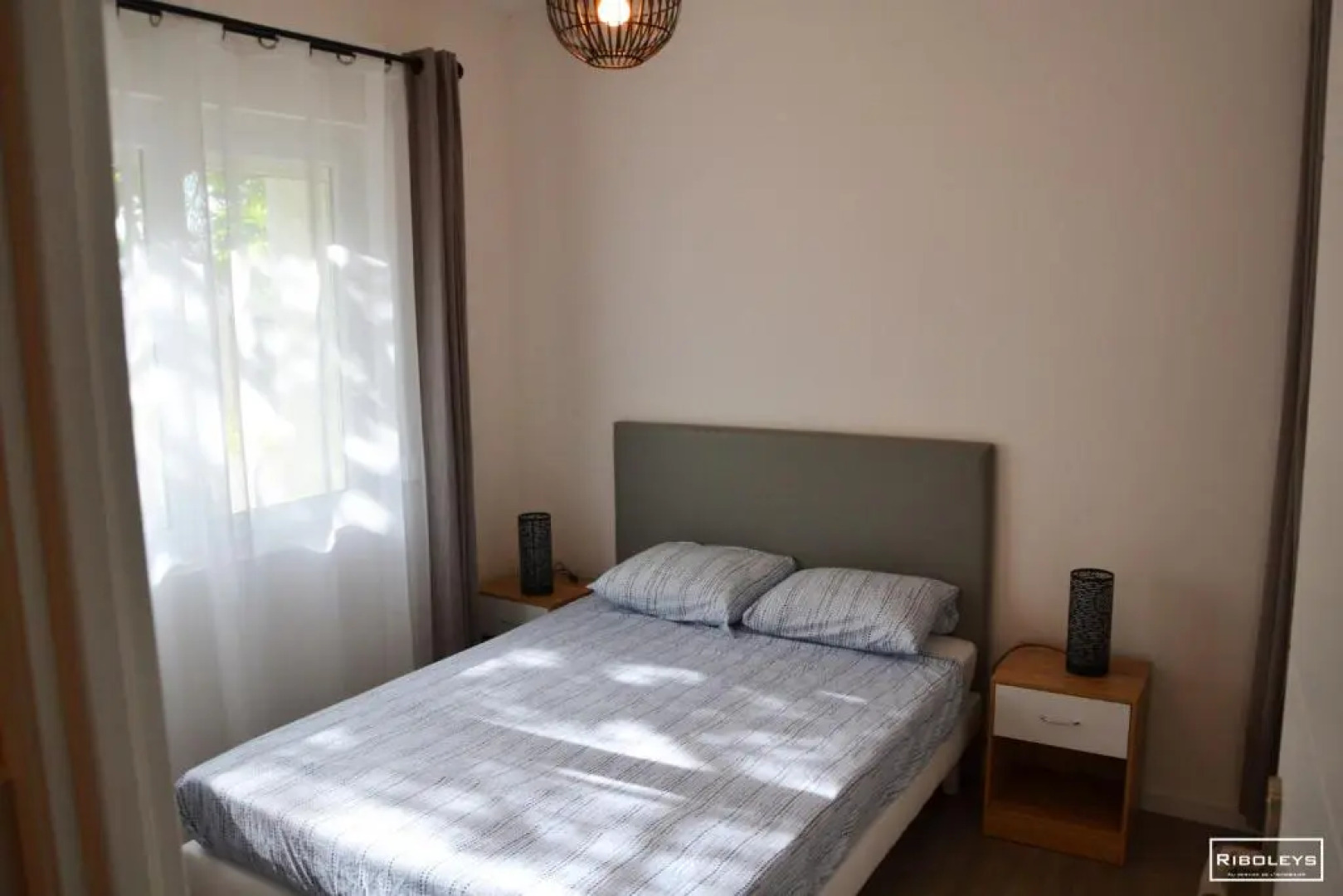 Vias-Village - T2 dans ancien domaine viticole