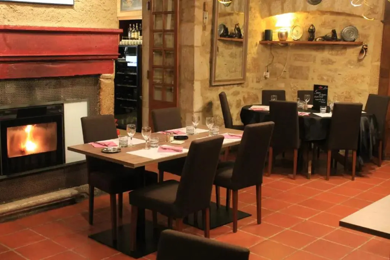Logis Hotels  Auberge De La Tour   Hôtel Et Restaurant