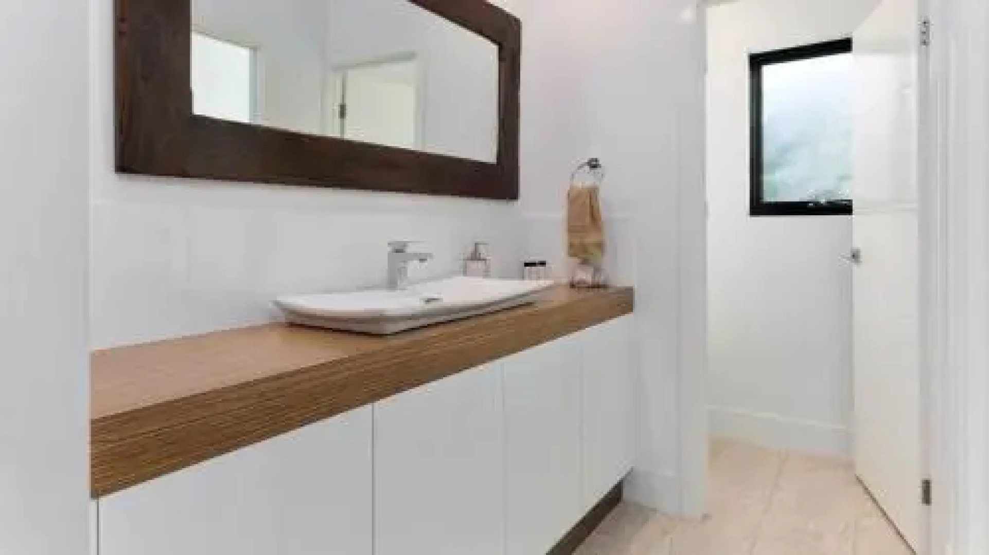 Great Ness Beachhouse - WiFi - Pet-Friendly