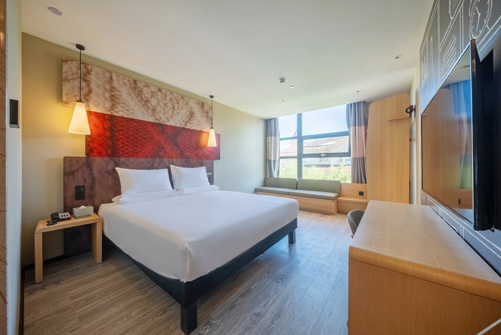 Ibis Hotel (Jinchang Guofang Plaza)