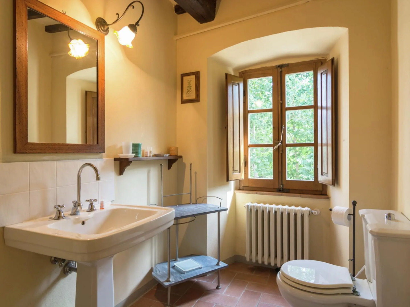 Atmospheric appartment in Arezzo with garden