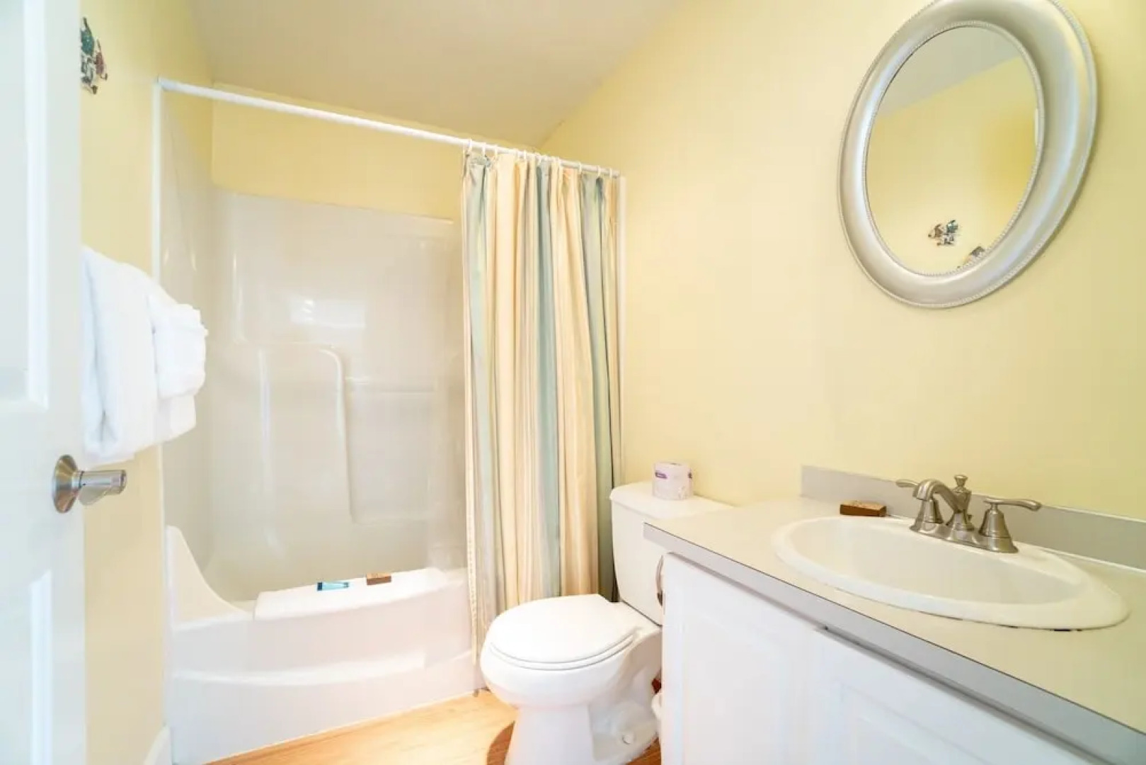 A Shore Thing 2 Br cottage by RedAwning