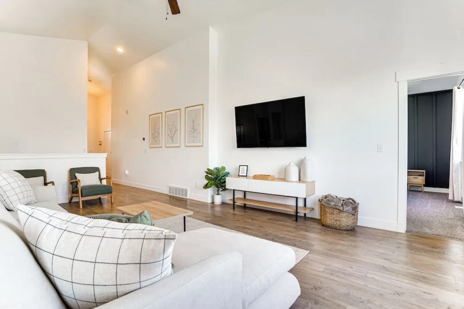 Vineyard Retreat w/ Gas Grill Near Utah Lake!