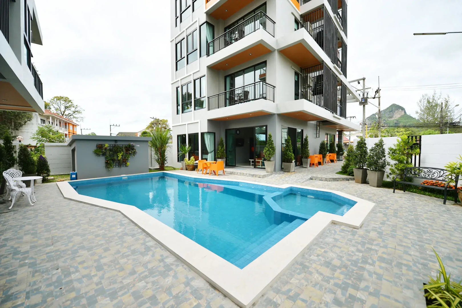 The Lucky Beach Ao Nang