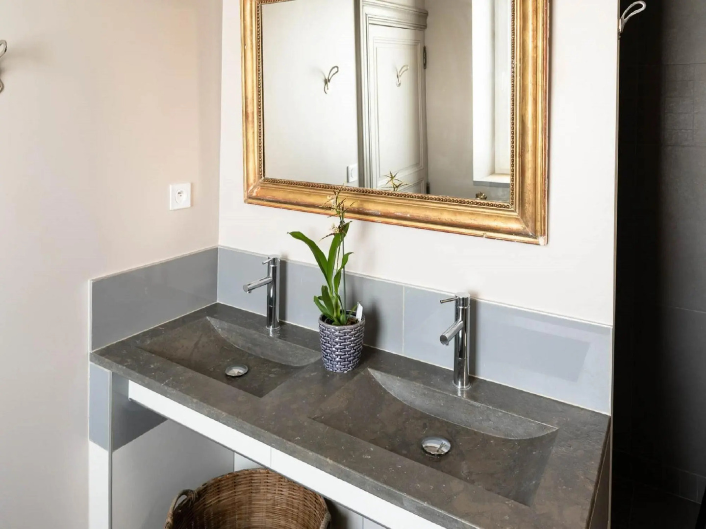 Nice holiday home in Nouvelle-Aquitaine with indoor pool