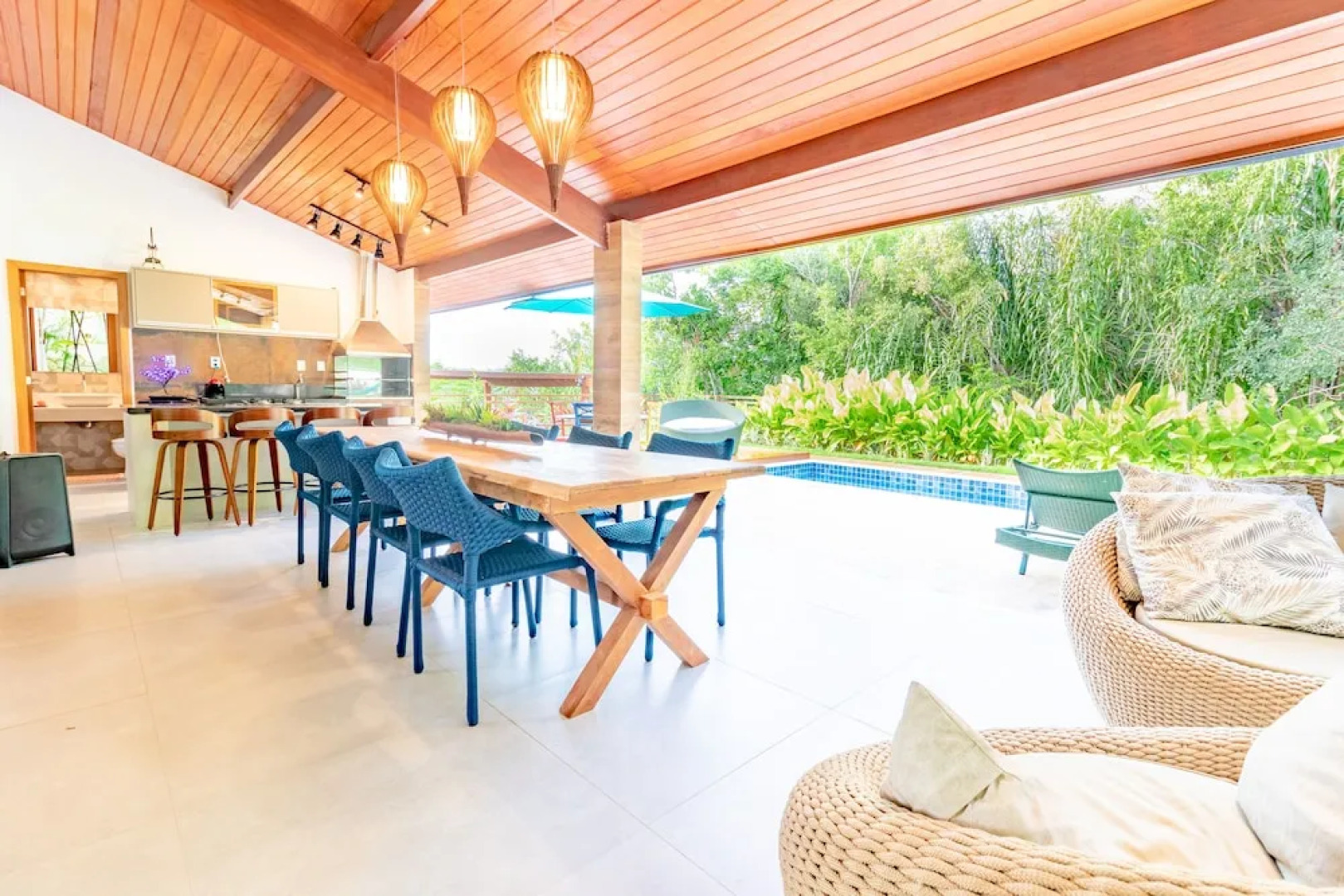 PF28 - Excelente Casa 4 Suítes