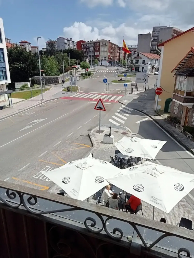 Coquetty Housing In Santander Bay