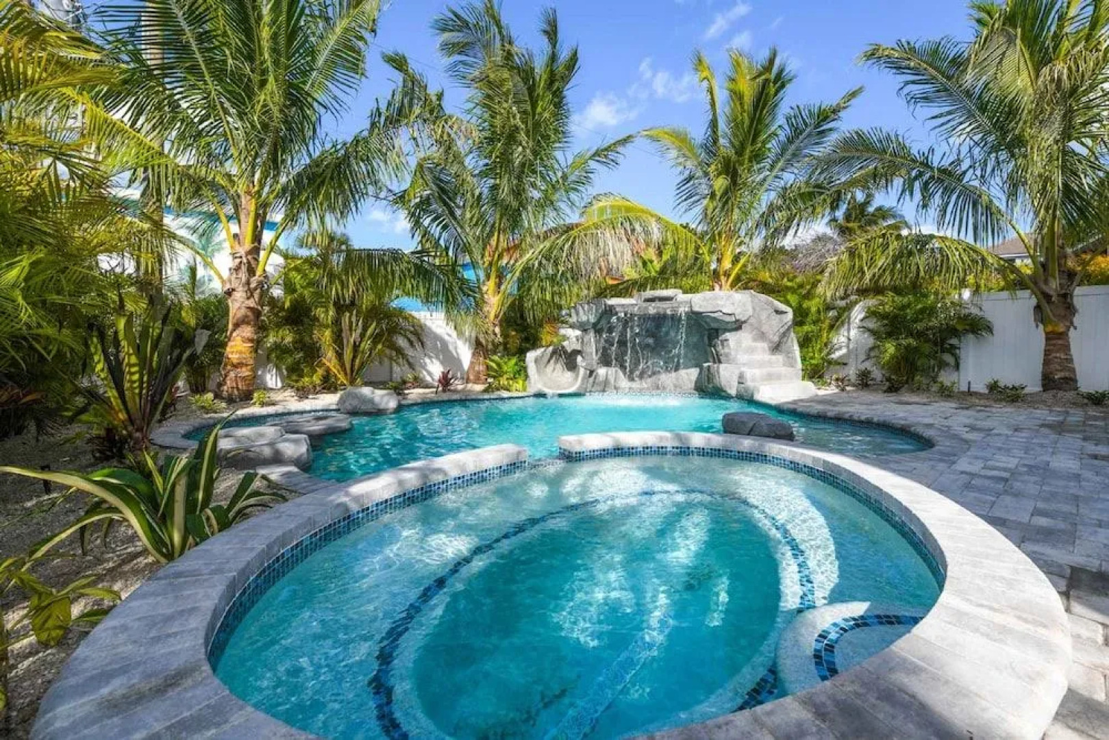 Island House by SKLRP