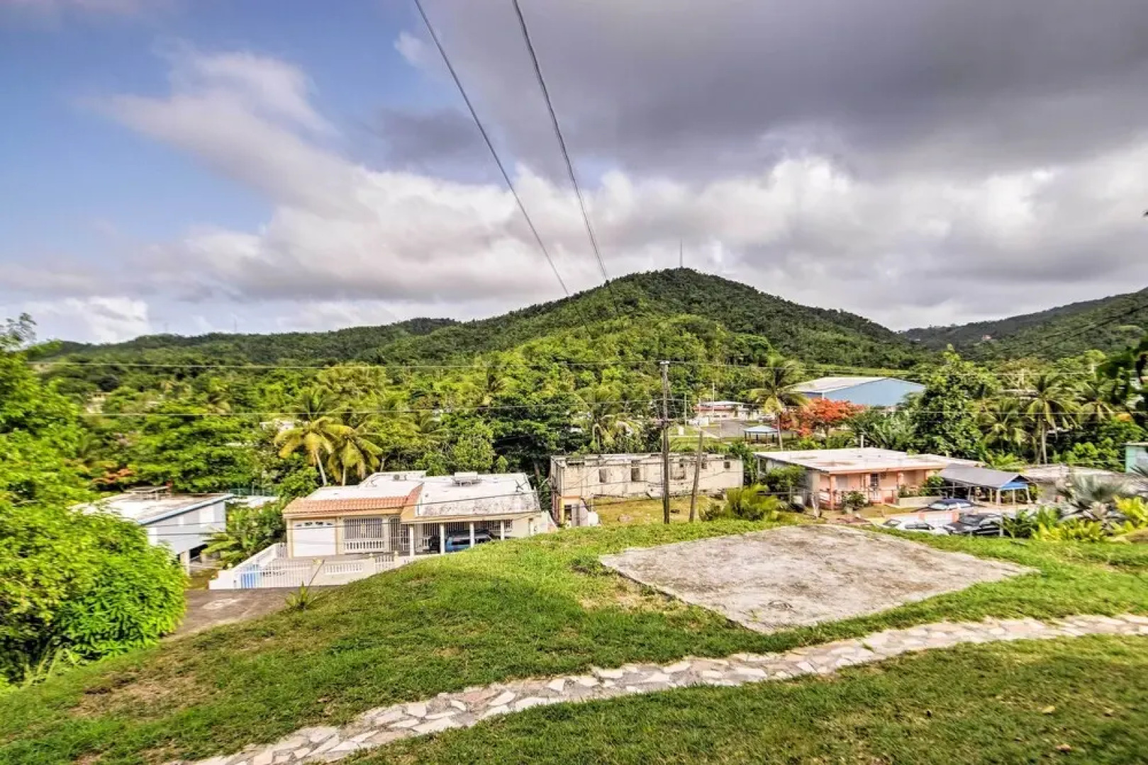 Hilltop Luquillo Home - 5 Mi to El Yunque Frst