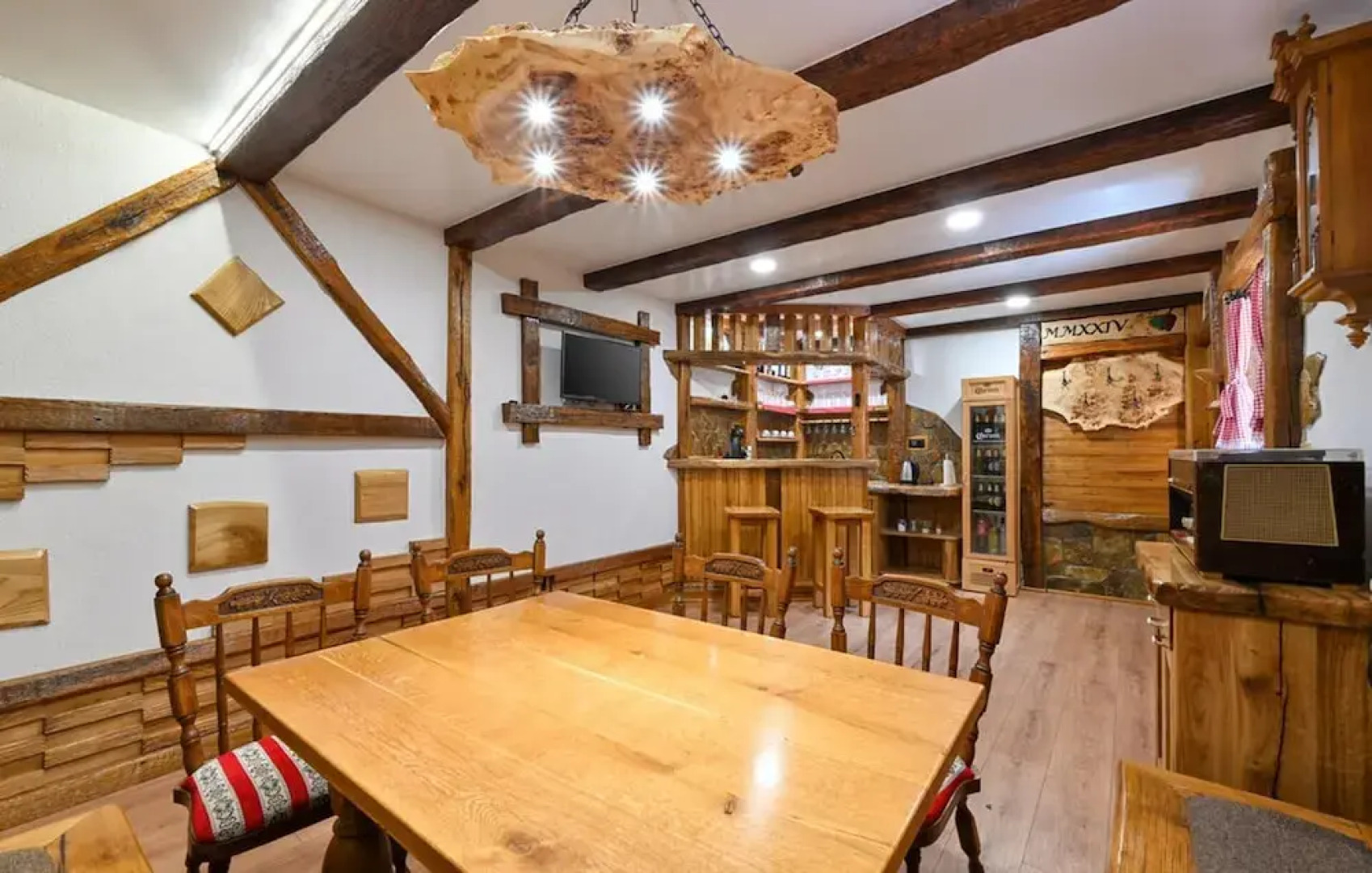 Dream Villa Sleeps 8 With Sauna