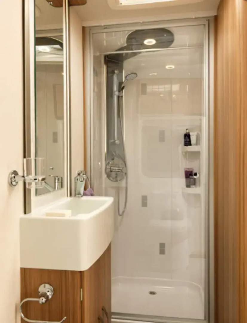 Stayzo Caravan - With Great Access to Local Attractions - With Free Wi-fi in the Chiltern Hills