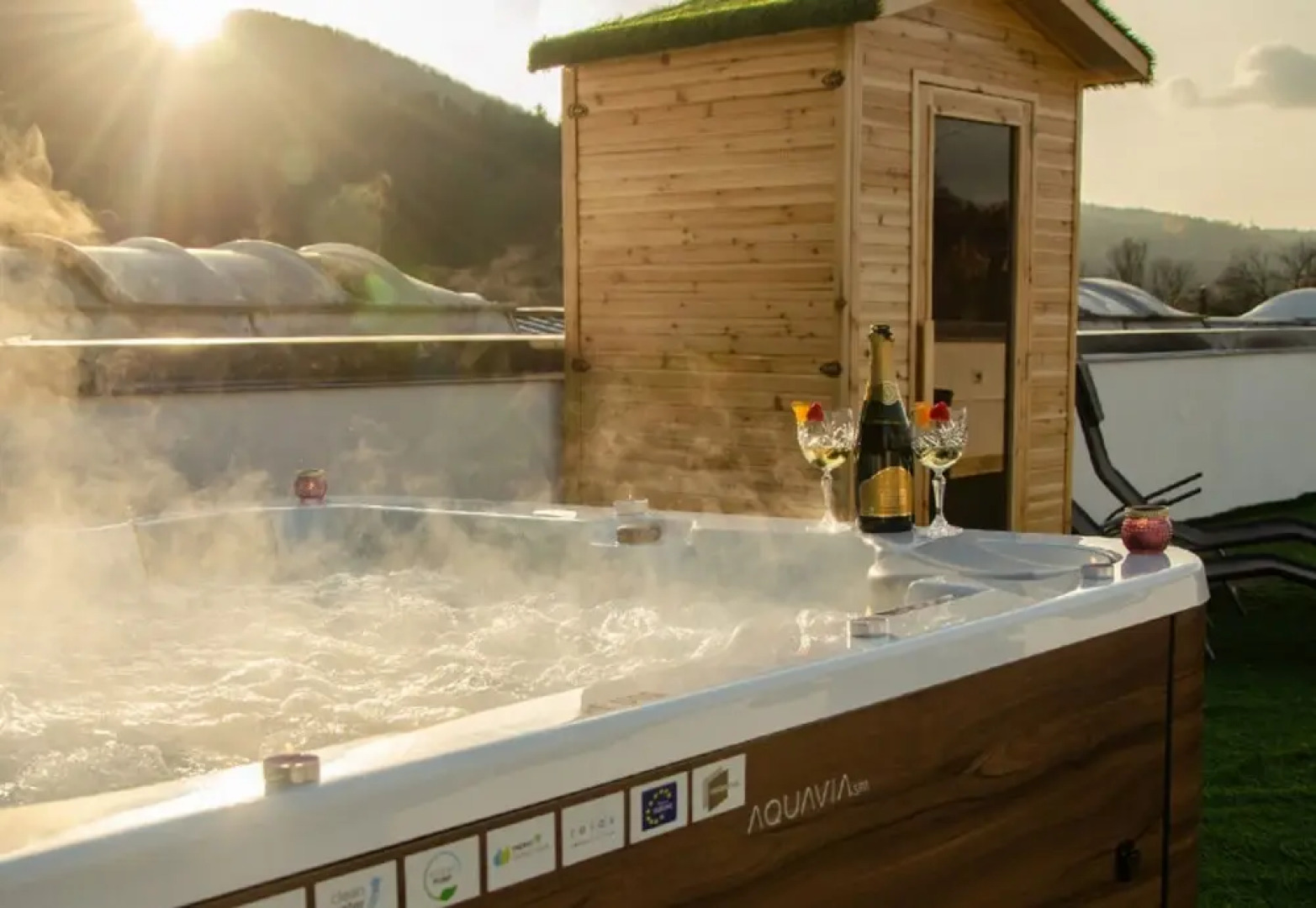 Rooftop Home With Whirlpool & Sauna