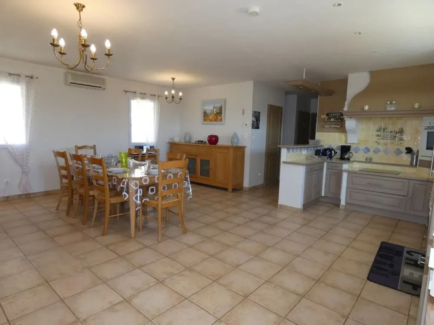 Inviting Villa in Saint Paul Trois Chateaux With Pool