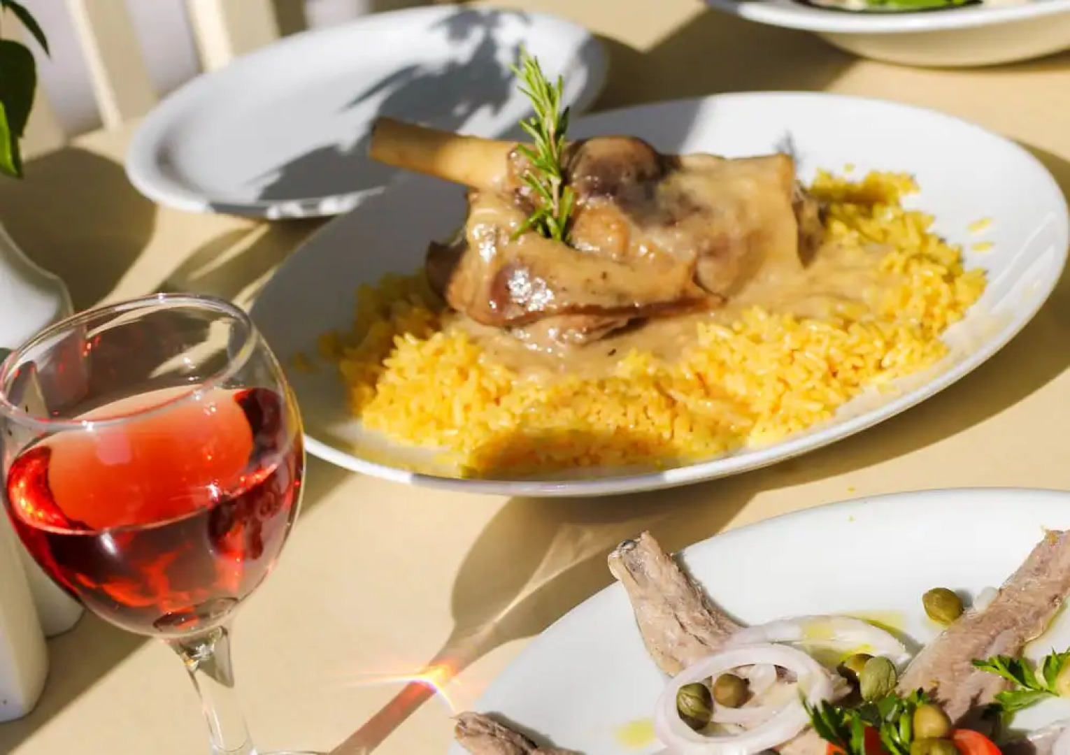 Faros Villa small hotel & restaurant