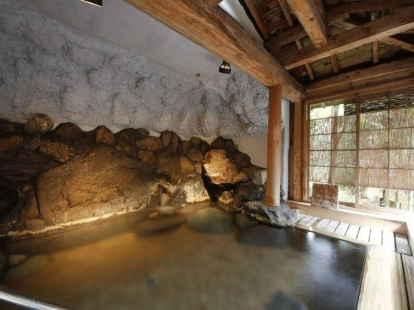 Izanro Iwasaki Ryokan