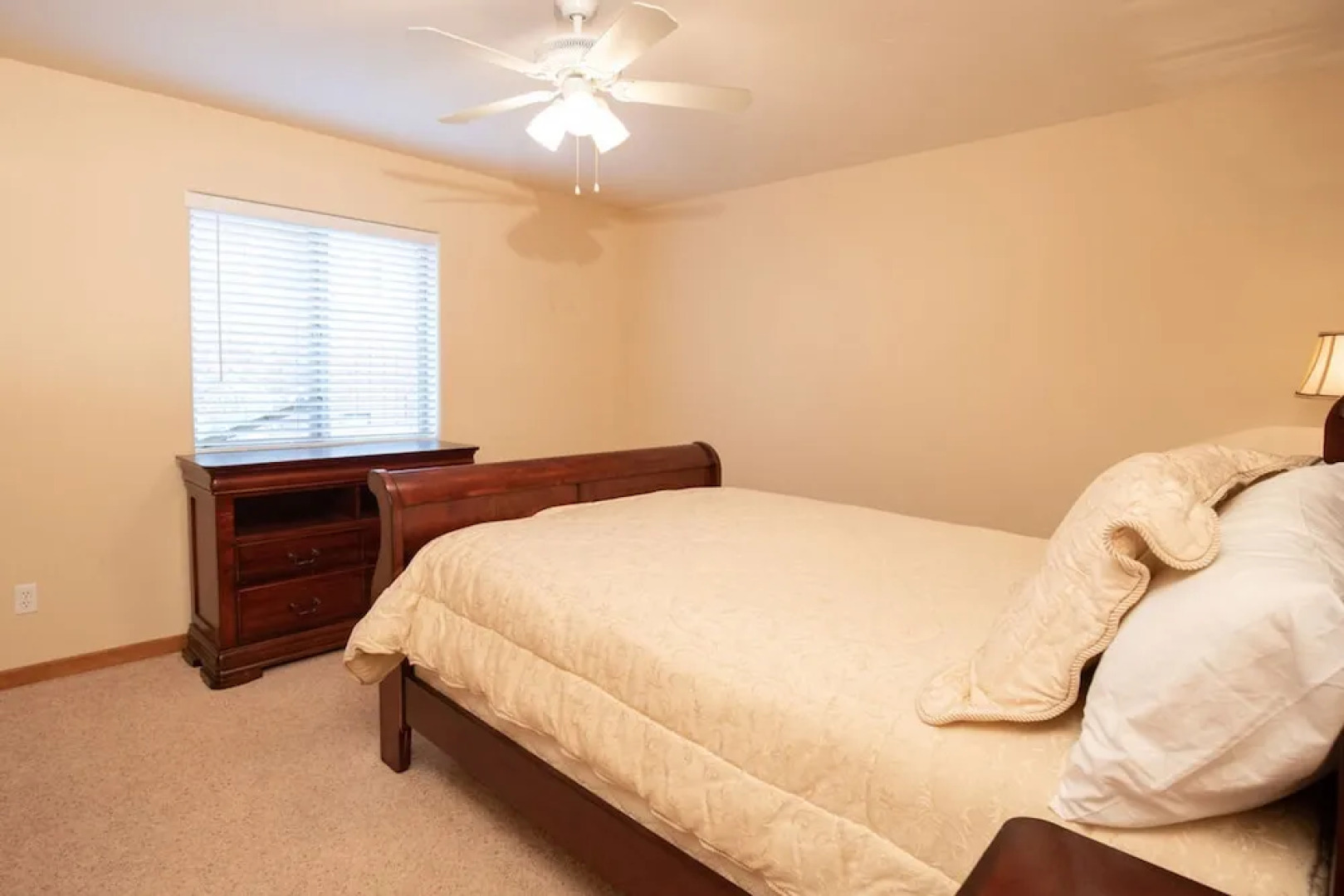 RedAwning Flintridge Inn #1423