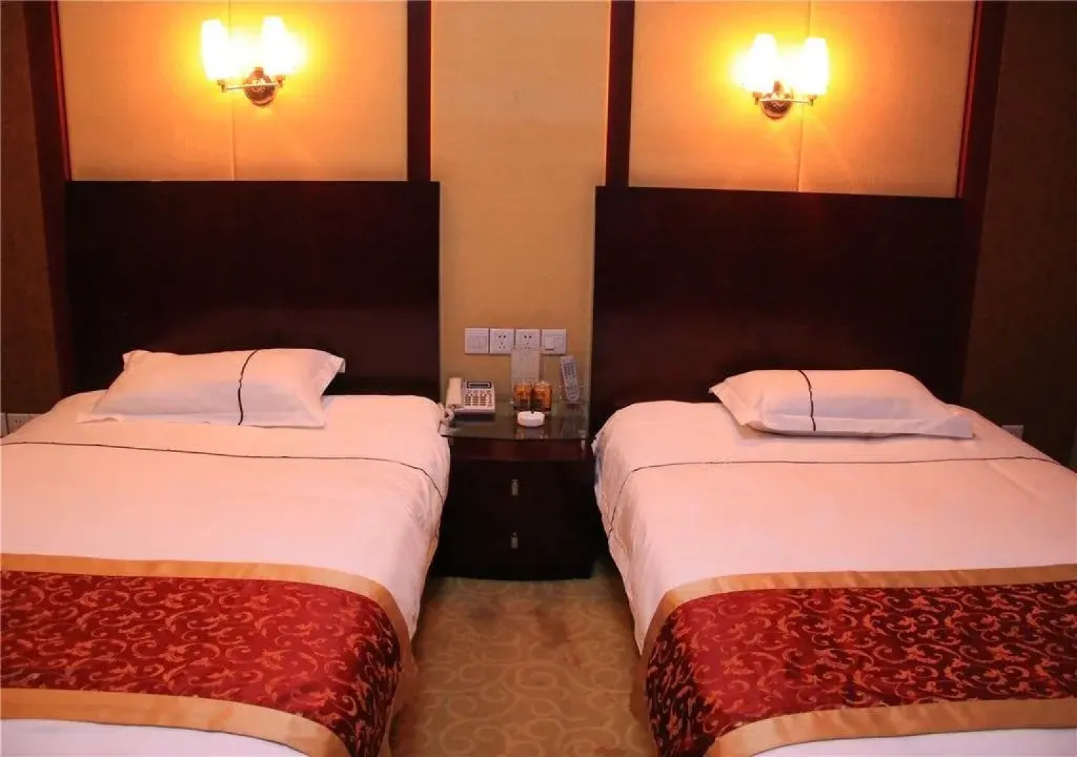 Taiyuan Xindongfang Hotel