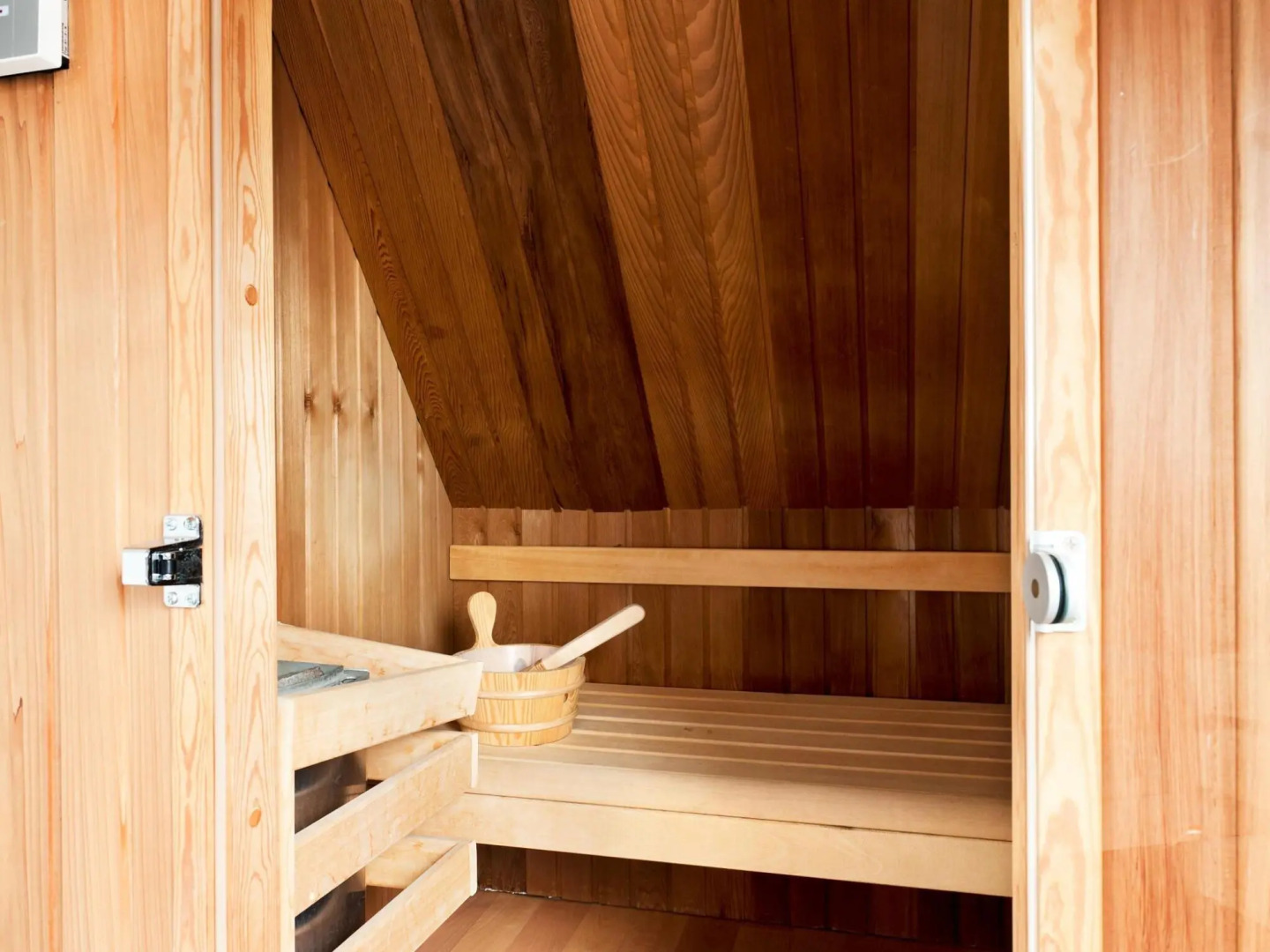 Beautiful Holiday Home in Earnewald with Wellness