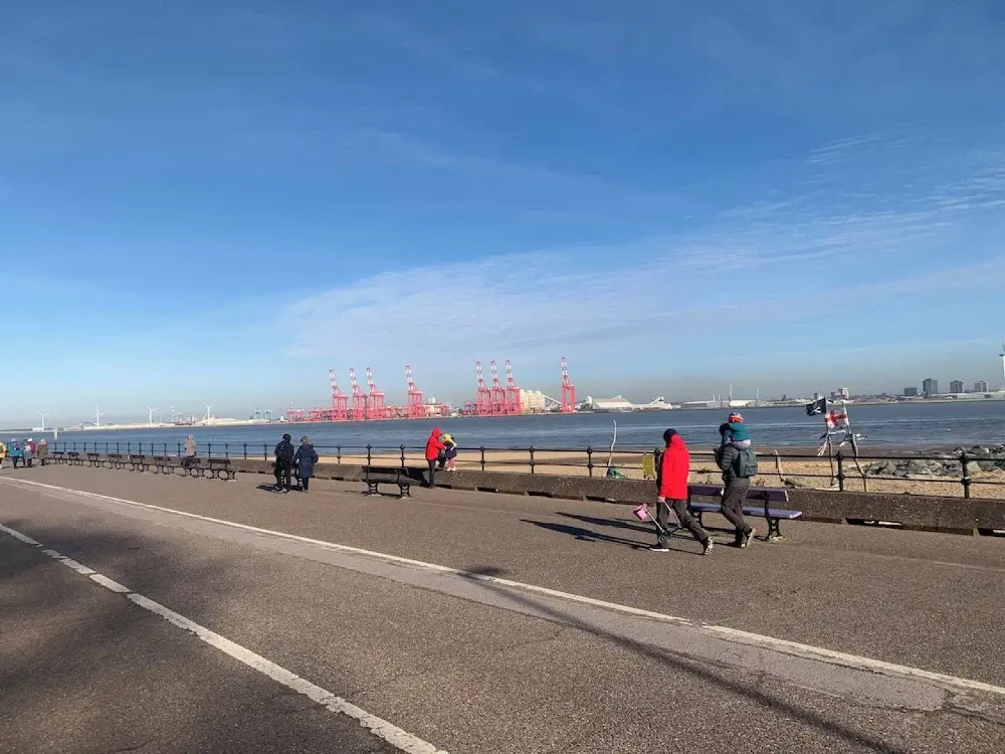 Lovely 2-bed Apartment in Wallasey, Sleeps 4