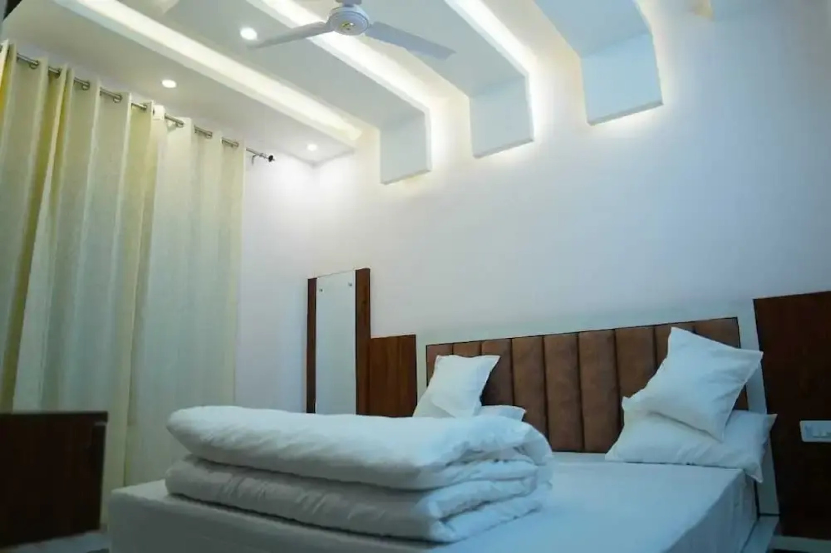 Hotel Mandakini Palace