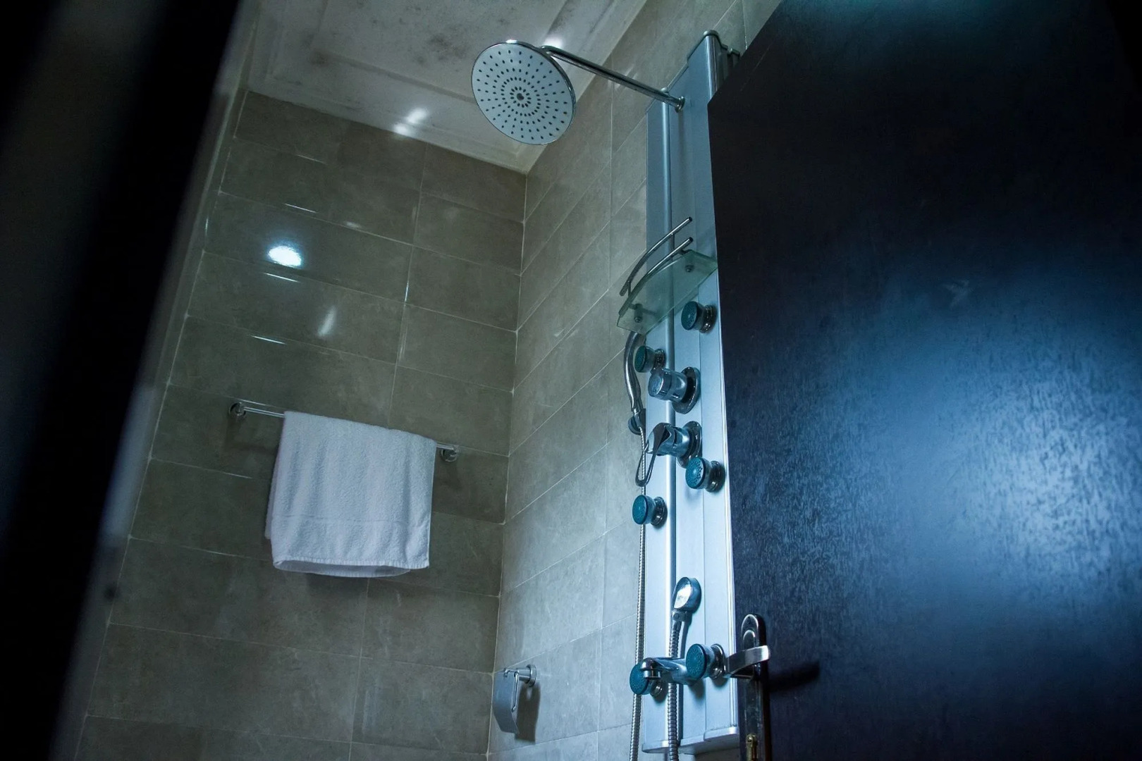 Sweet Season Luxury Suites