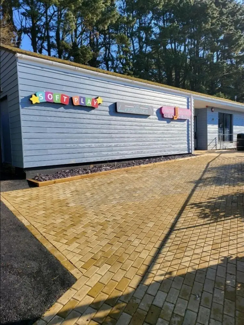 Exotic 3-bed Caravan at Newquay Holiday Park