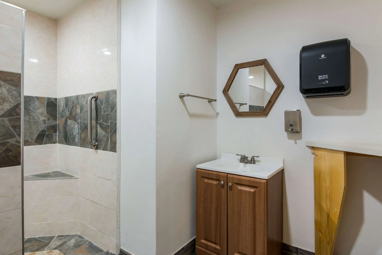 Broken Bow Inn and RV Park