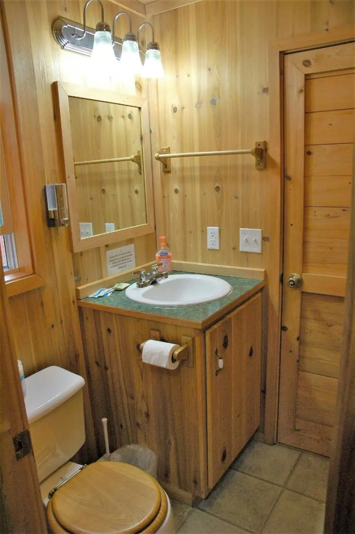 Gwin's Lodge & Roadhouse Est. 1952