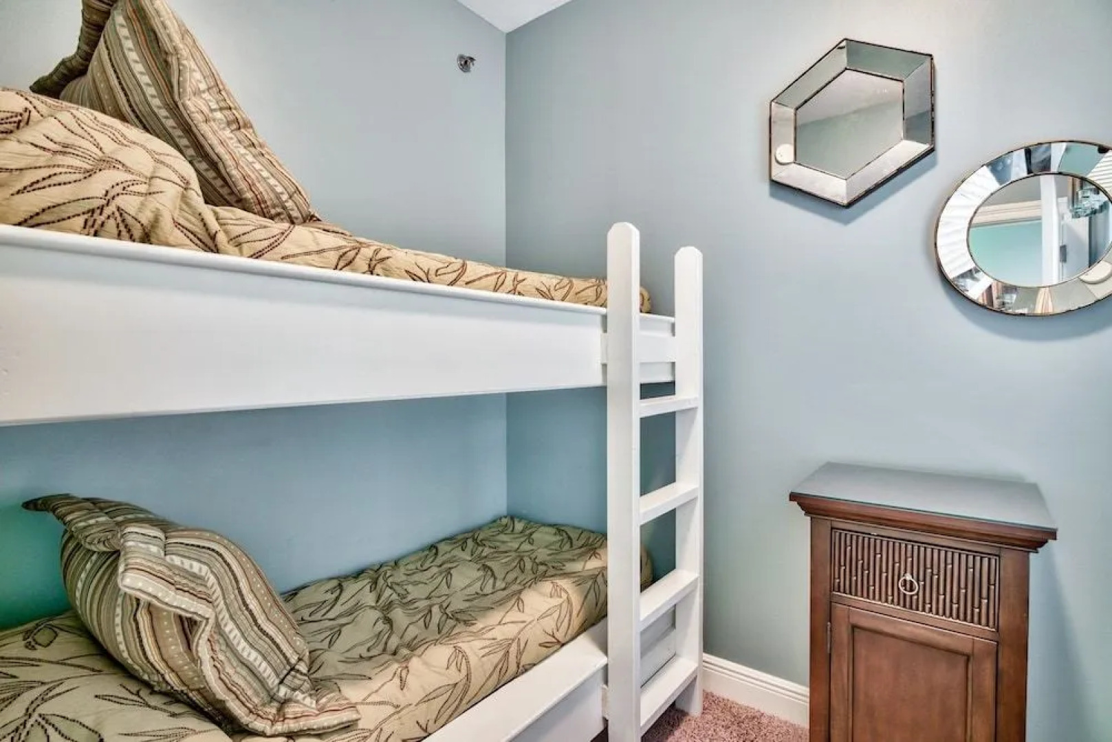 Seascape Penthouse #2309 - 3 Br condo by RedAwning