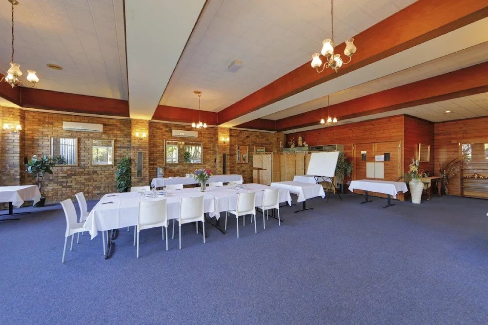 Smart Motels Bert Hinkler