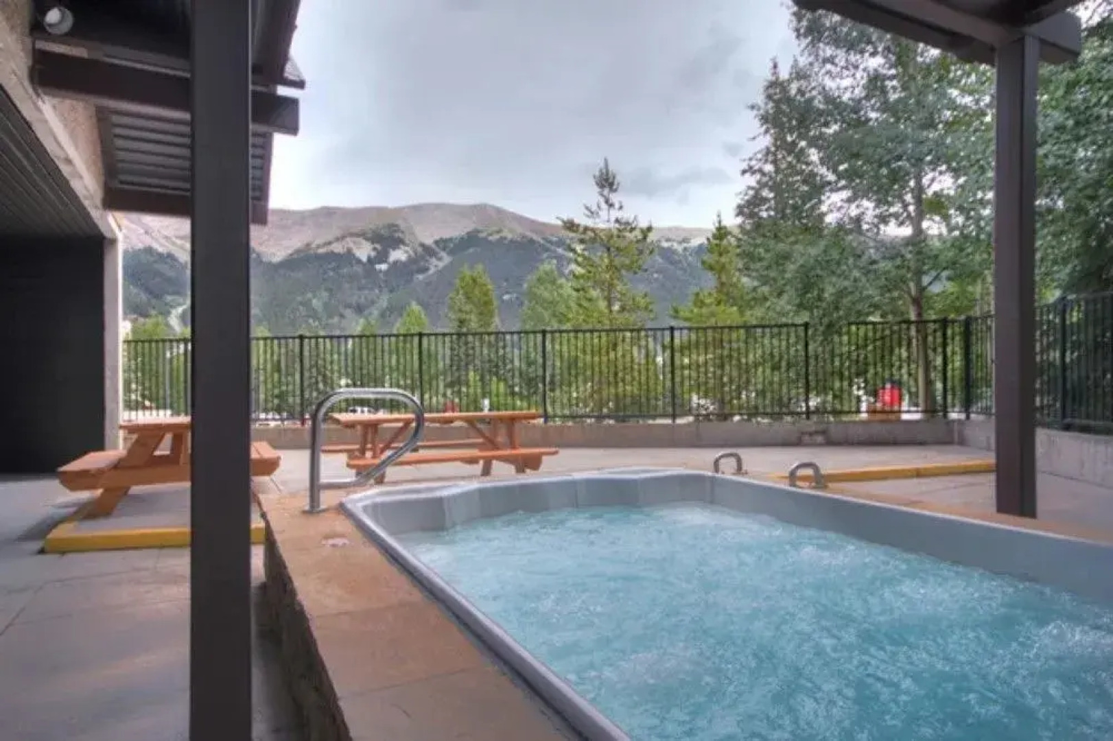 Mountain Plaza at Center Village by Copper Mountain Lodging